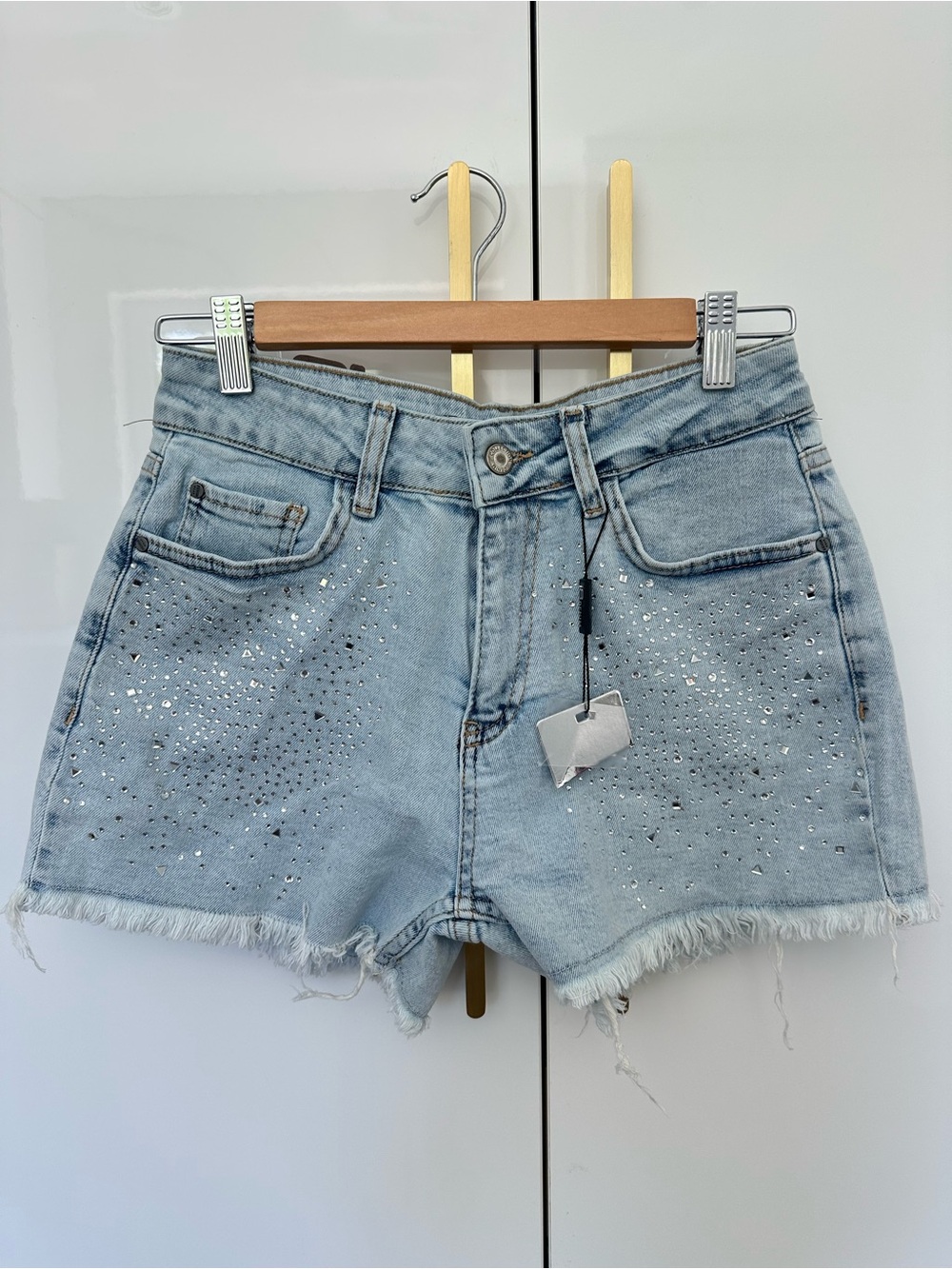 I8 Denim frayed rhinestone embellishment jean shorts small NWT